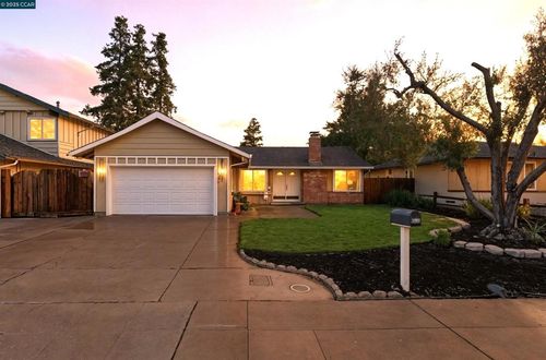 820 Sunset Dr, Livermore, CA, 94551-1870 | Card Image