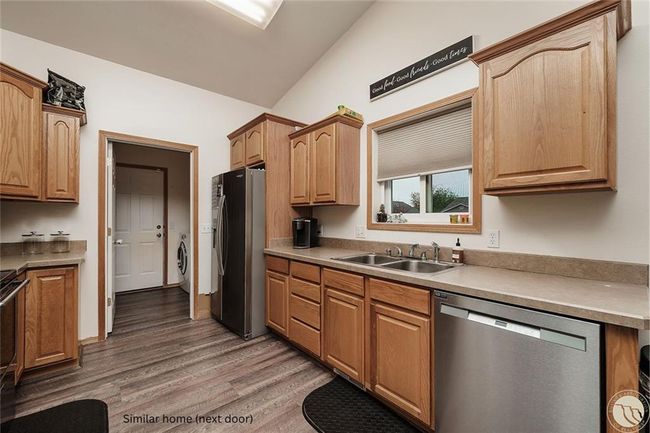 3865 Avenue D, Townhouse with 3 bedrooms, 3 bathrooms and null parking in Billings MT | Image 6