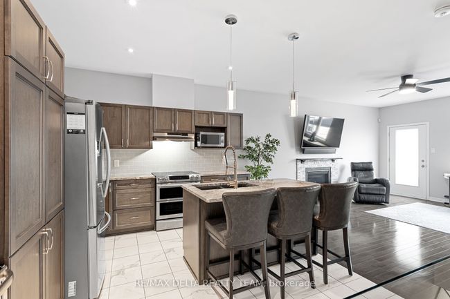 304 Bobolink Ridge, House other with 3 bedrooms, 3 bathrooms and 2 parking in Stittsville ON | Image 10