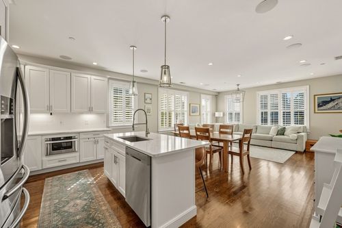 4-884 Adams St, Boston, MA, 02124-5206 | Card Image