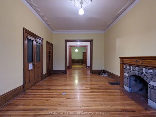 main-600 Huron St, Toronto, ON, M5R2R7 | Card Image