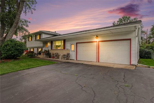 47 Noel Dr, Gates, NY, 14606-4912 | Card Image