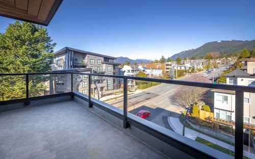 2590 Lonsdale Ave, North Vancouver, BC, V7N3H8 | Card Image