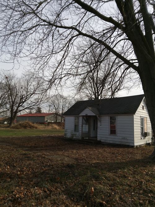 101 Sheridan St, Longview, IL, 61852-1006 | Card Image