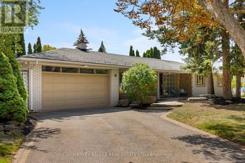 215 Edenbridge Drive, Toronto (Edenbridge-Humber Valley), ON, M9A3G9 | Card Image
