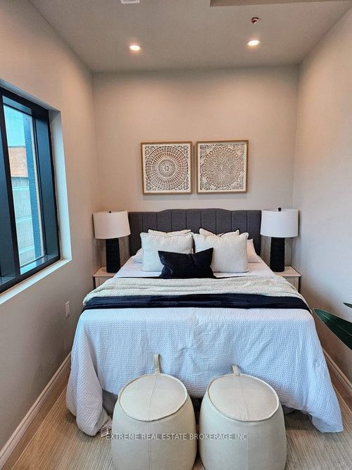 402-1 St. Paul Street, St Catharines, ON, L2R7L2 | Card Image