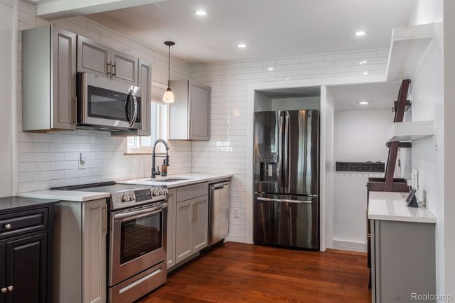 1904 Academy St, House other with 2 bedrooms, 2 bathrooms and null parking in Ferndale MI | Image 13