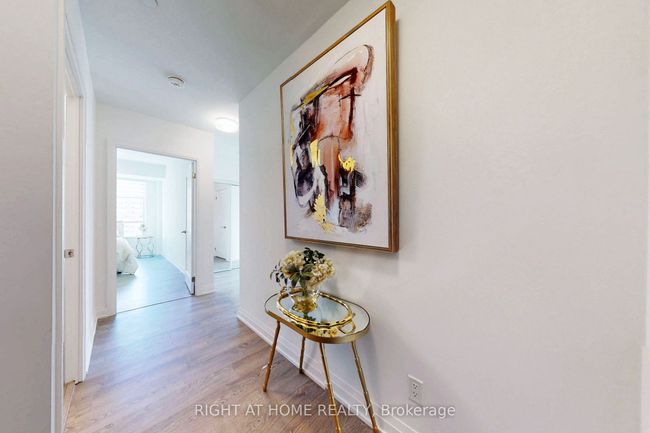 1012 - 286 Main St, Condo with 2 bedrooms, 2 bathrooms and null parking in Toronto ON | Image 25