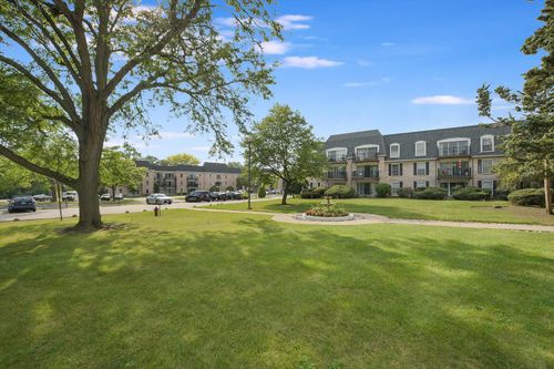 210-5200 Carriageway Dr, Rolling Meadows, IL, 60008-3931 | Card Image