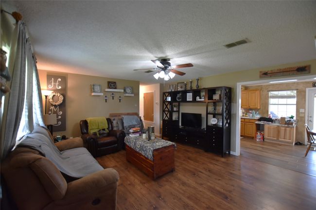 114 Amy Ct, House other with 3 bedrooms, 2 bathrooms and null parking in Collinsville TX | Image 5