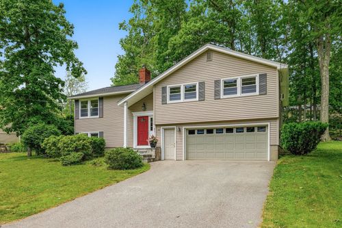 15 Harding Rd, Portsmouth, NH, 03801-5814 | Card Image