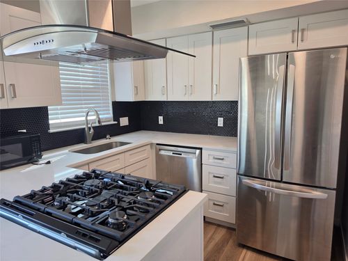 407-7800 Northcrest Blvd, Austin, TX, 78752-1122 | Card Image