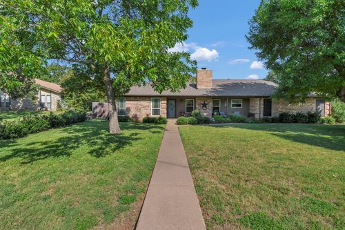 4900 Del Rio Ct, Granbury, TX, 76049-5111 | Card Image