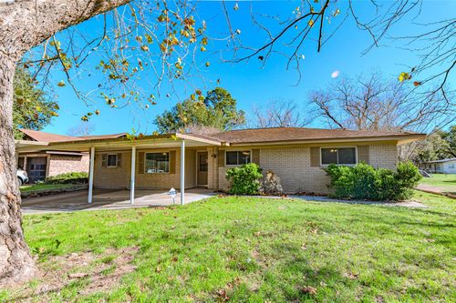 1126 10th St, Hempstead, TX, 77445-5210 | Card Image