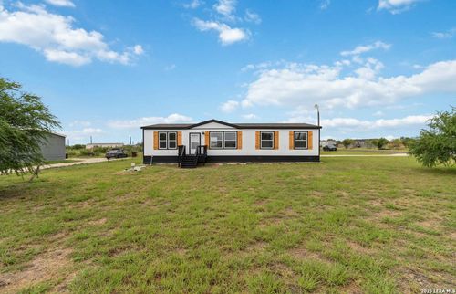 531 County Road 477, Stockdale, TX, 78160-5922 | Card Image