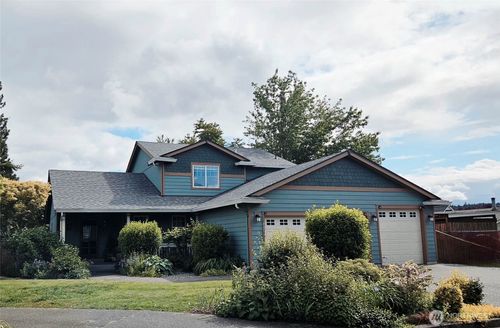 807 21st Street Nw, Puyallup, WA, 98371 | Card Image