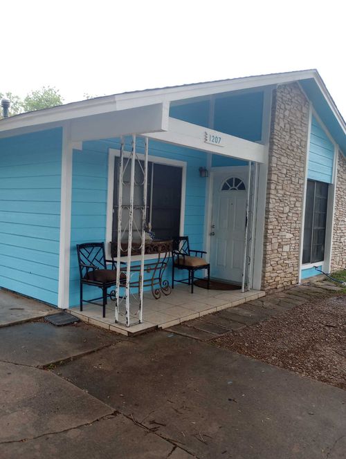 1207 Lily Ter, Austin, TX, 78741-3424 | Card Image
