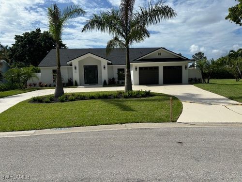 181 Briarcliff Ln, NAPLES, FL, 34113-8320 | Card Image
