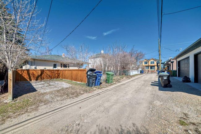 2506 21 Street Sw, Home with 3 bedrooms, 2 bathrooms and 3 parking in Calgary AB | Image 40