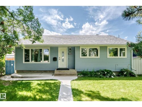 7032 81 St Nw, Edmonton, AB, T6C2T4 | Card Image