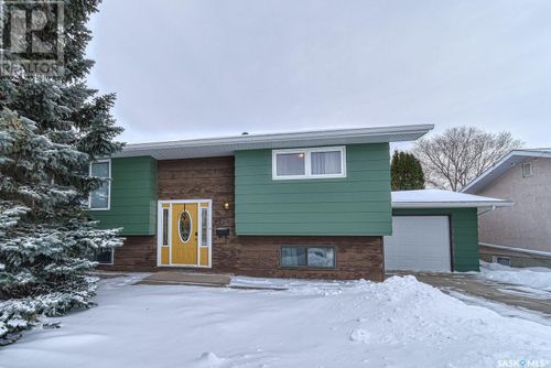 1340 Princess Cres, Moose Jaw, SK, S6H6S9 | Card Image