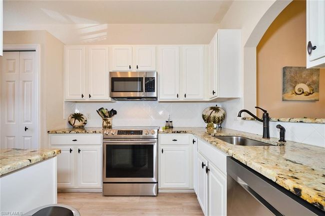 APT-4512 - 7901 Lake Sawgrass Loop, Townhouse with 3 bedrooms, 3 bathrooms and 1 parking in FORT MYERS FL | Image 16