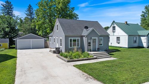 2014 Court St, Slayton, MN, 56172-1215 | Card Image
