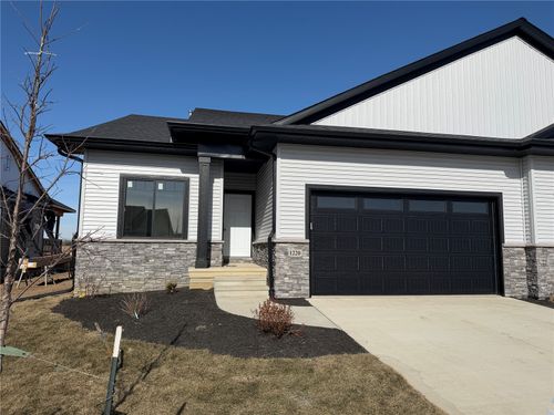 1220 Berkshire Ln, North Liberty, IA, 52317-4894 | Card Image