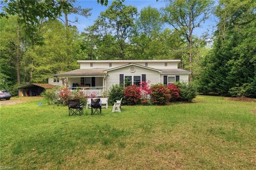 9788 Woods Cross Rd, Gloucester, VA, 23061-3089 | Card Image