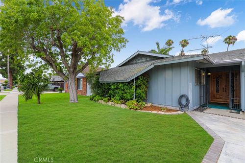 3120 Pierce Ave, Costa Mesa, CA, 92626-2828 | Card Image