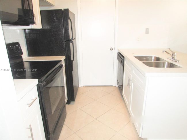 APT-17 - 4581 W Mcnab Rd, Condo with 1 bedrooms, 1 bathrooms and null parking in Pompano Beach FL | Image 4