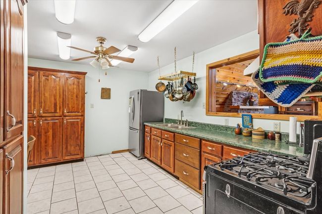 558 Hanging Rock Dr, House other with 3 bedrooms, 2 bathrooms and 2 parking in Altamont TN | Image 18