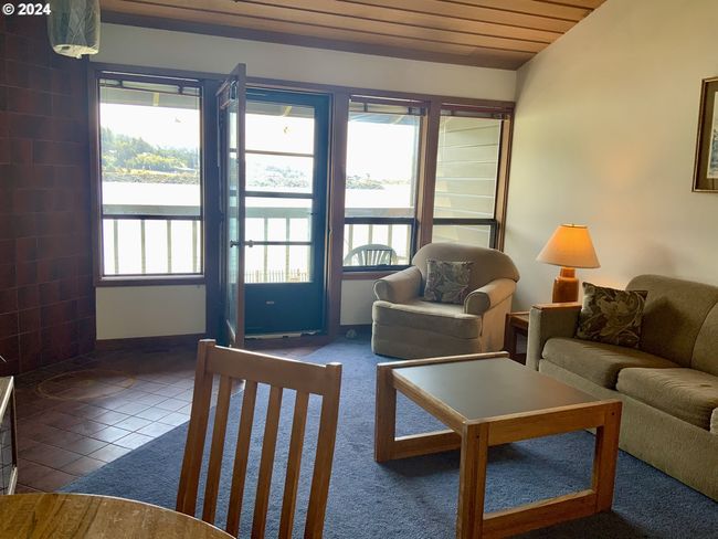 Living Room | Image 8