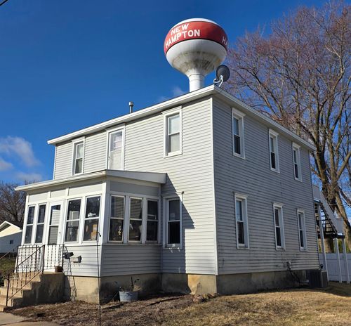 105 S 2nd Ave, New Hampton, IA, 50659-1709 | Card Image