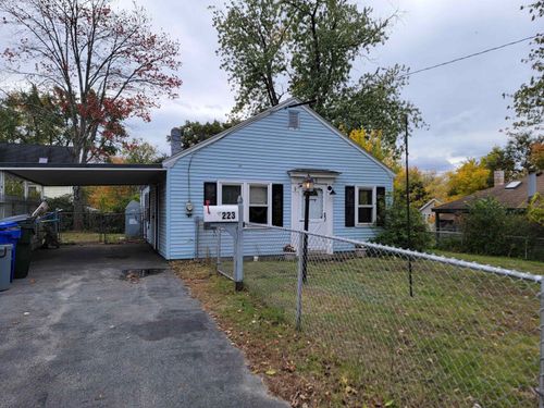 223 Melrose St, Manchester, NH, 03109-4330 | Card Image