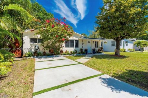 222 Sw 7th St, Dania Beach, FL, 33004-3948 | Card Image