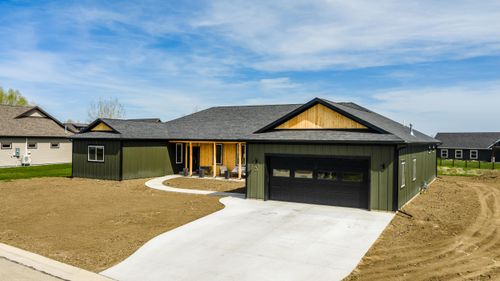 3 Thunderbird Dr, Sheridan, WY, 82801-8936 | Card Image