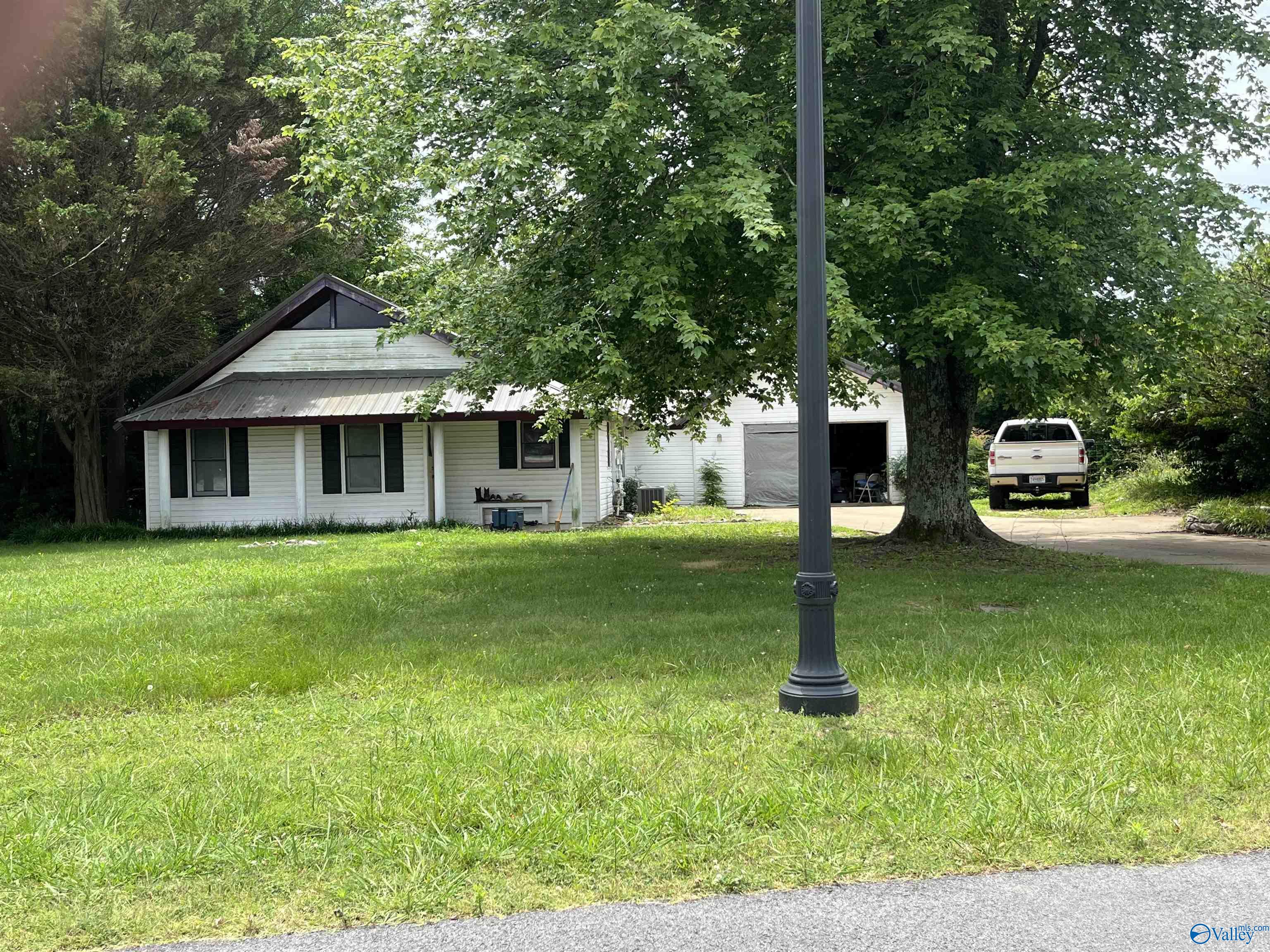 Mckinney Ave, Albertville, AL 35950