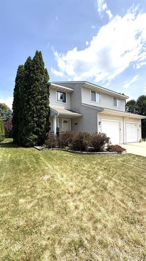 529 Kings Lynn Road, Stoughton, WI, 53589 | Card Image