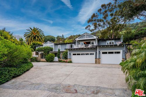 17965 Surfview Ln, Pacific Palisades, CA, 90272-2920 | Card Image