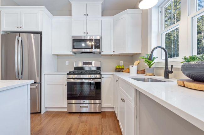 4B Debbie Lane, Condo with 2 bedrooms, 2 bathrooms and null parking in Amherst NH | Image 14