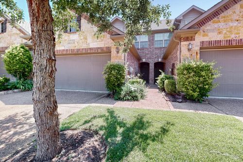 6106 Black Swan Cir, Garland, TX, 75044-3828 | Card Image