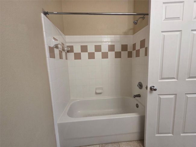APT-202 - 1185 9 Th Rd, Condo with 2 bedrooms, 2 bathrooms and null parking in GAINESVILLE FL | Image 10