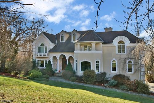4 Vizcaya Ct, Wayne, NJ, 07470-6366 | Card Image