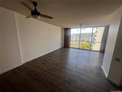 2705-60 N Beretania St, Honolulu, HI, 96817-4761 | Card Image