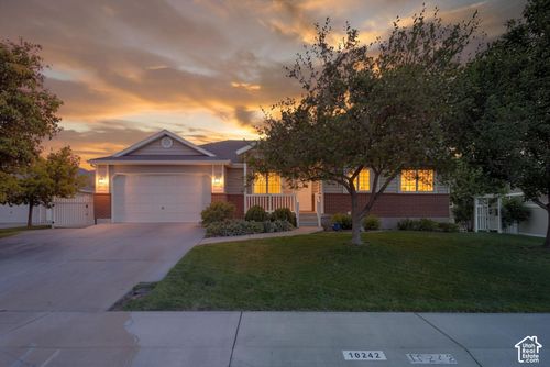 10242 N Redwood Dr, Cedar Hills, UT, 84062-9208 | Card Image