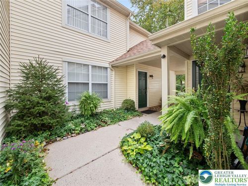 7356 Sauerkraut Ln, MACUNGIE, PA, 18062 | Card Image