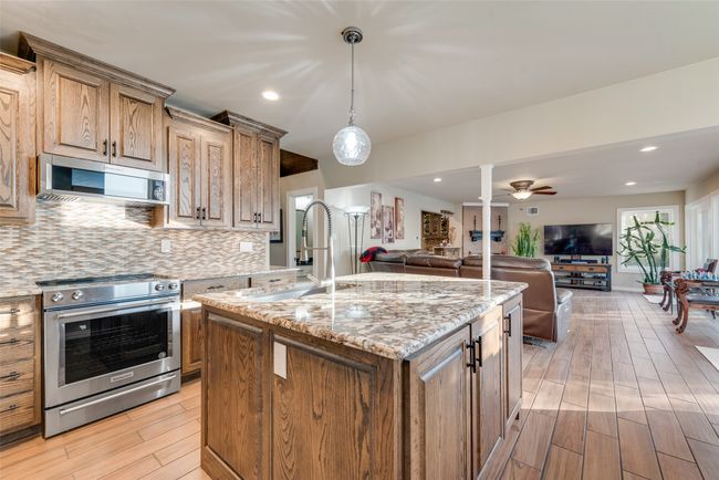 1819 W Belt Line Rd, House other with 4 bedrooms, 4 bathrooms and null parking in Cedar Hill TX | Image 16
