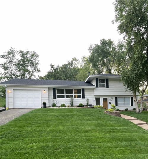 3411 Xylon Ave N, New Hope, MN, 55427-1864 | Card Image