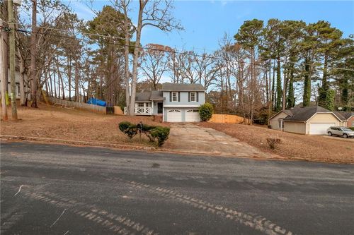1530 Pin Oak Ln Se, Conyers, GA, 30094-2569 | Card Image